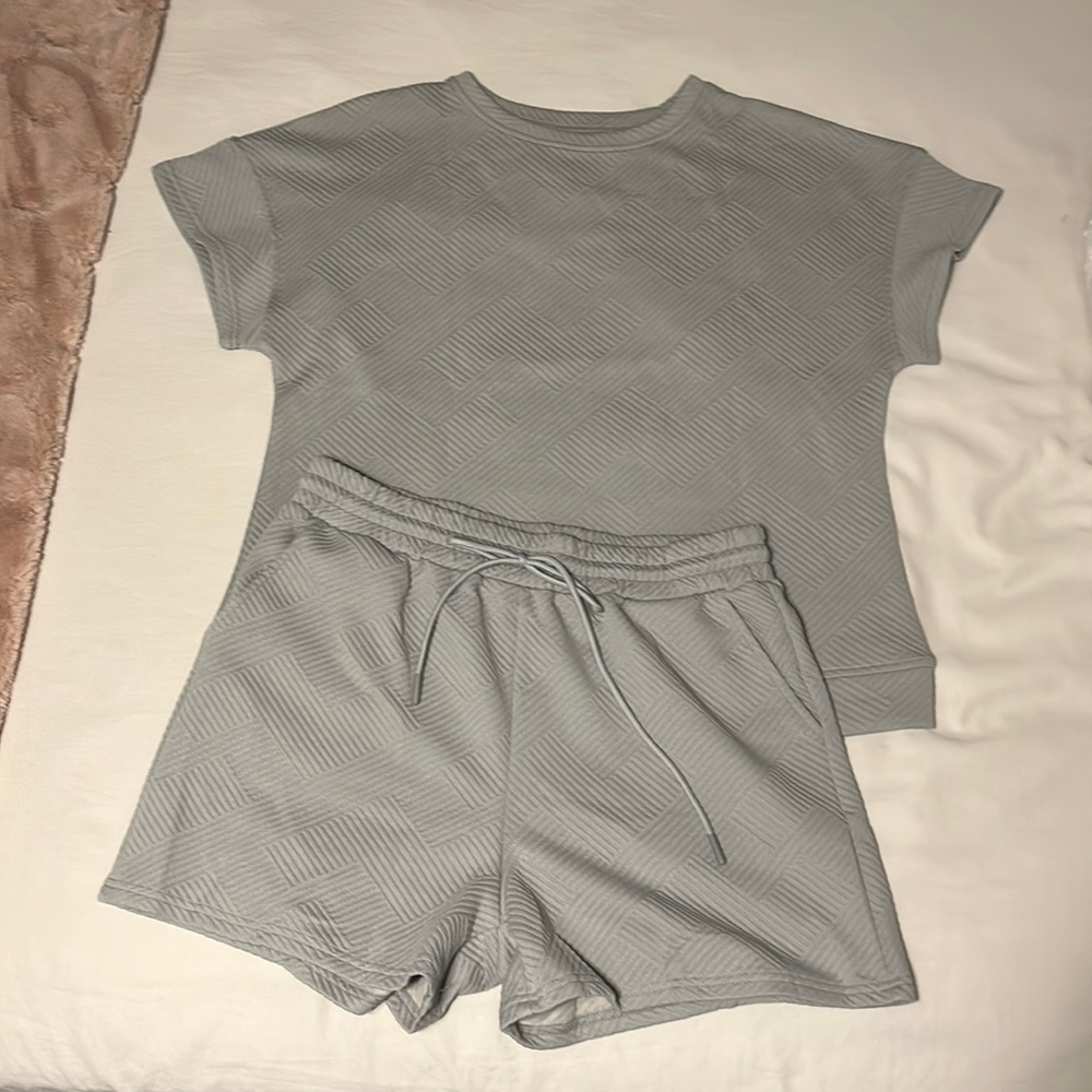 XL Gray Textured 2 Piece Short Set - Never Worn